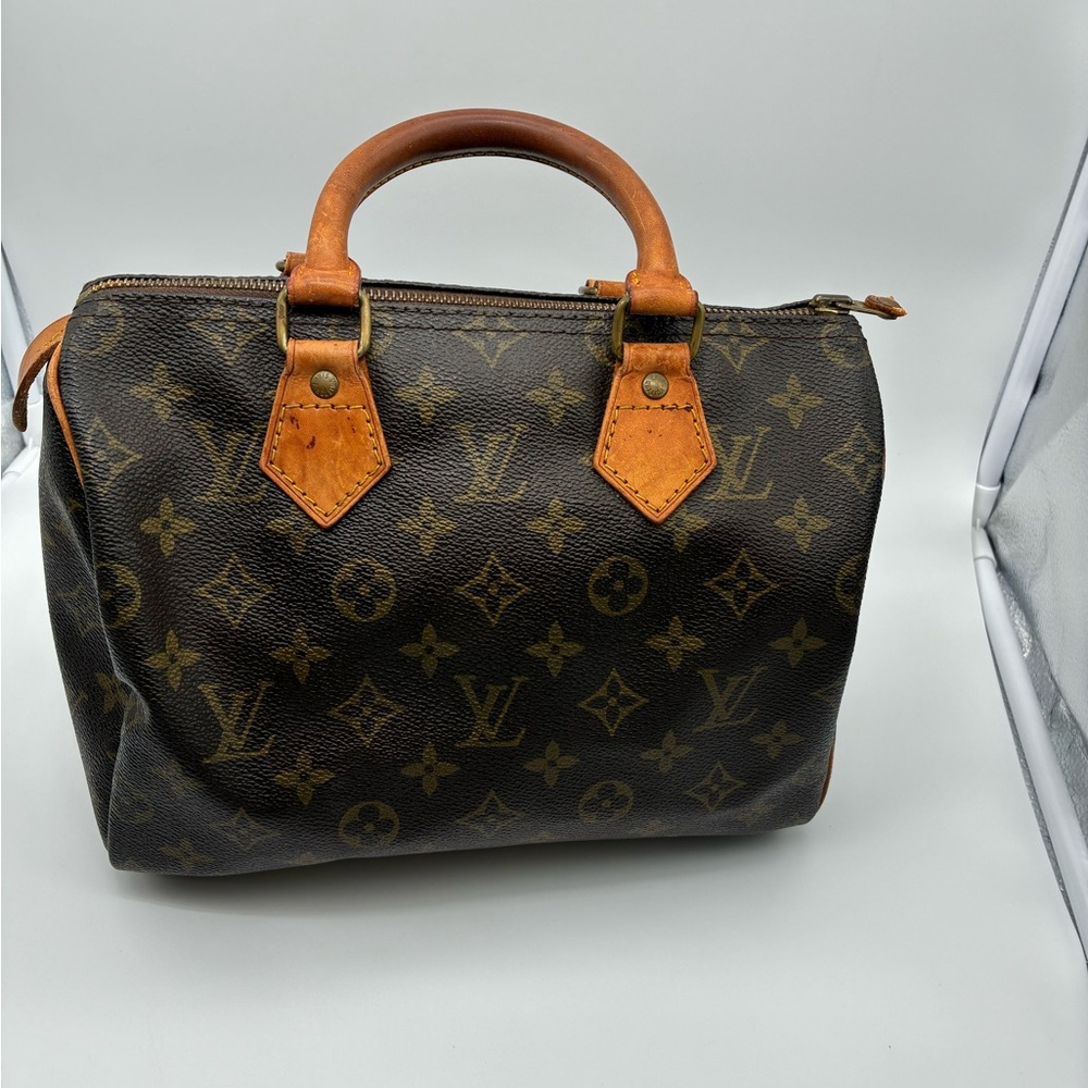 Louis Vuitton monogram vintage speedy 25 hand bag